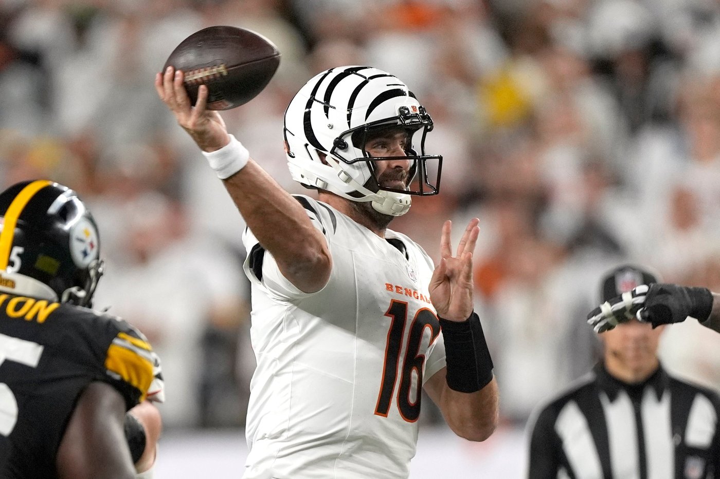 Steelers can't slow Flacco, Bengals' rushing attack | iNFOnews.ca