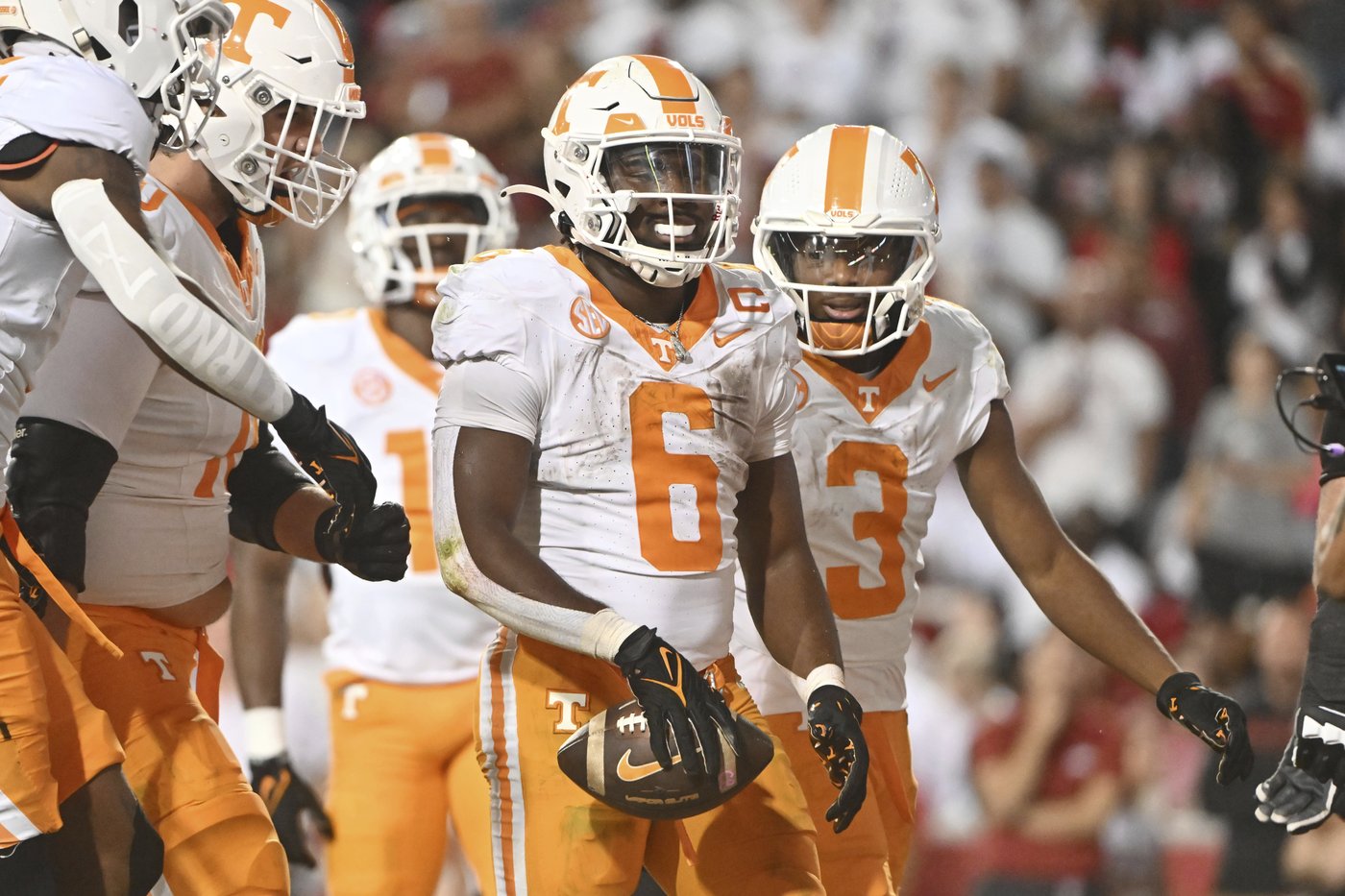 No. 8 Tennessee hosts Florida, eager to shake off loss against a Gators team that has won 2 straight | iNFOnews.ca No. 8 Tennessee hosts Florida, eager to shake off loss against a Gators team that has won 2 straight | iNFOnews.ca