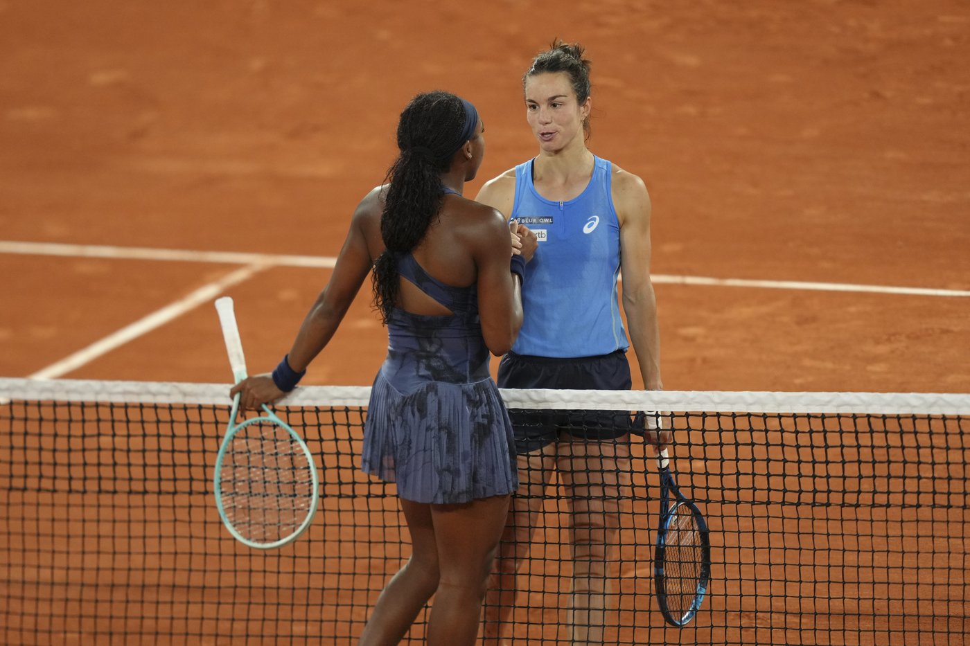 Coco Gauff defeats Loïs Boisson 6-1, 6-2 to reach her second French Open final | iNFOnews.ca