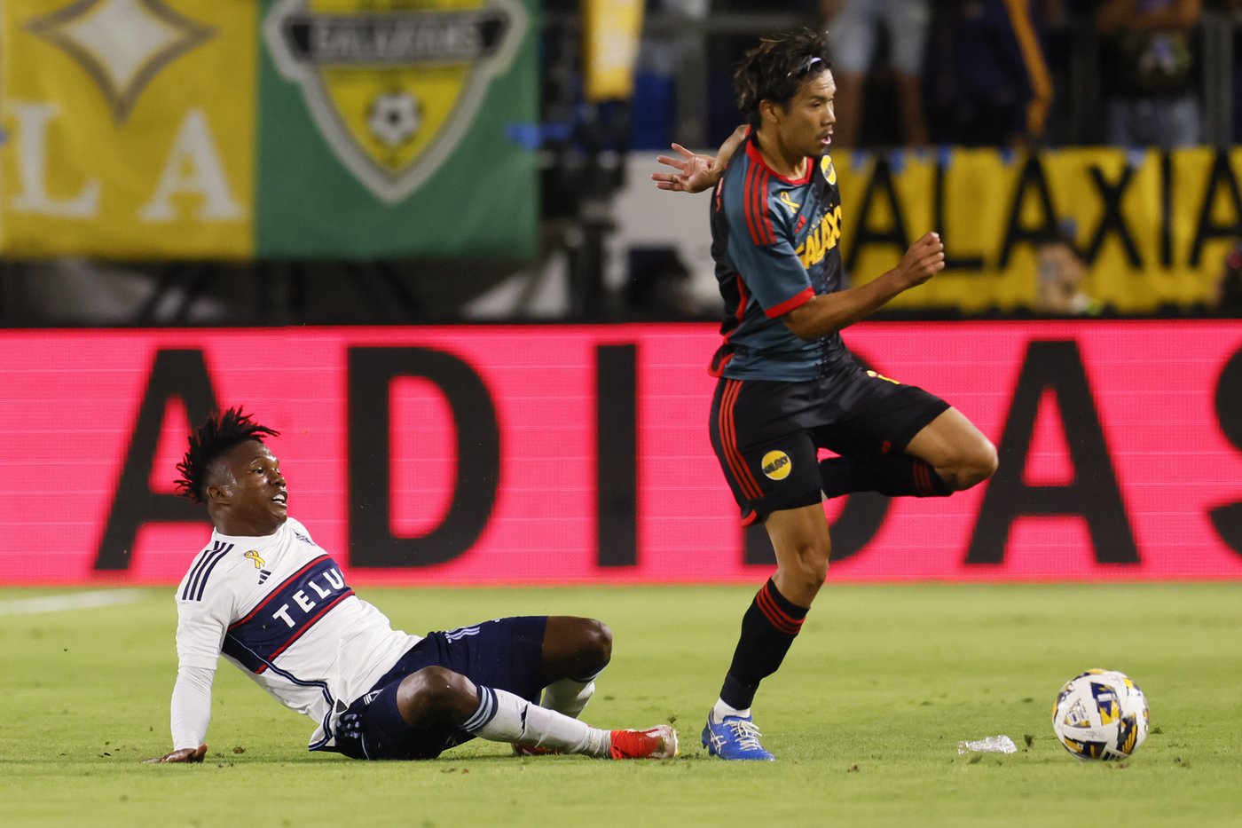 Gabriel Pec, Riqui Puig combine for 2 goals, 3 assists as Galaxy beat Whitecaps 4-2 | iNFOnews.ca
