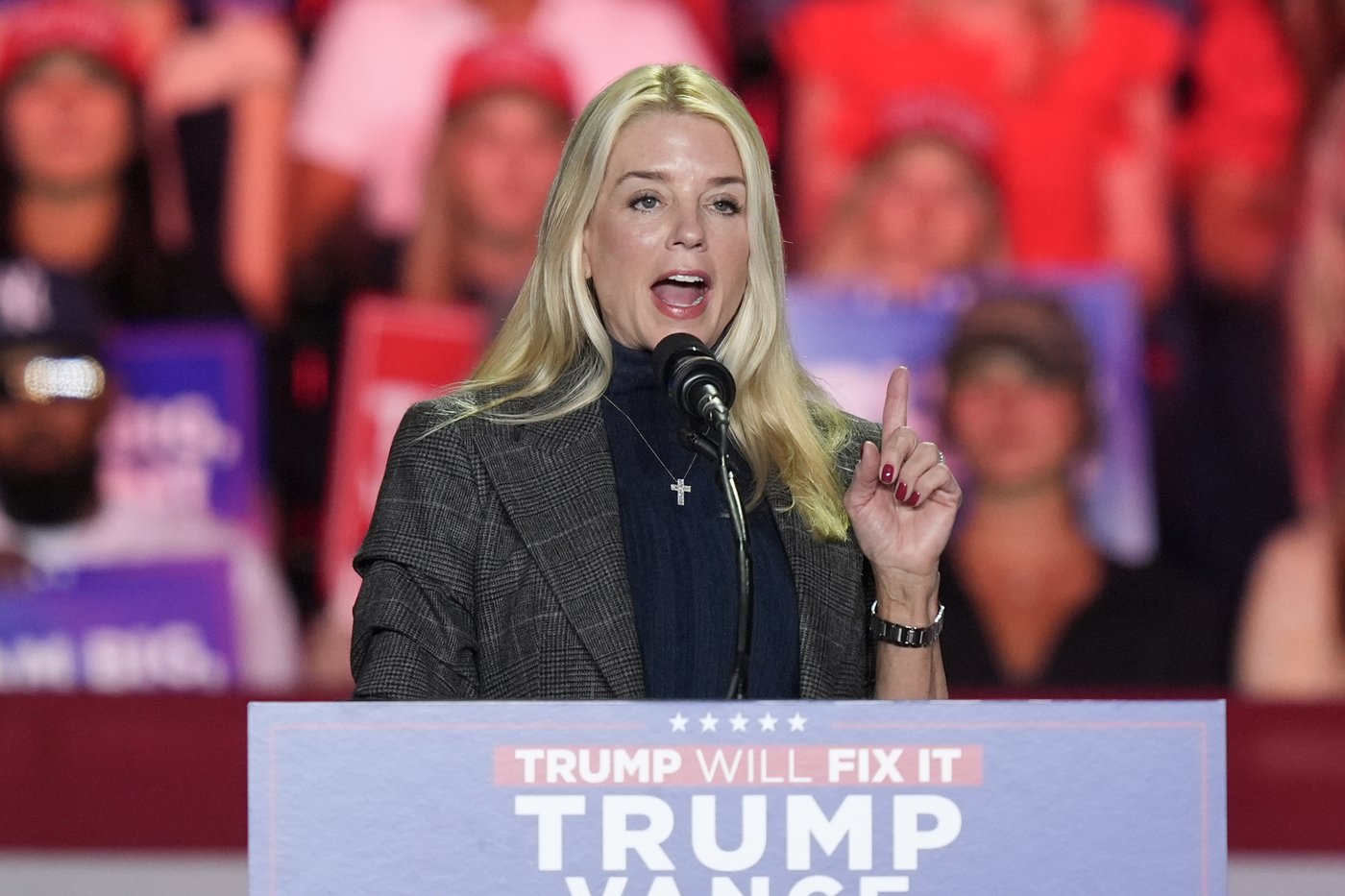 Trump chooses loyalist Pam Bondi for attorney general pick after Matt Gaetz withdraws | iNFOnews.ca