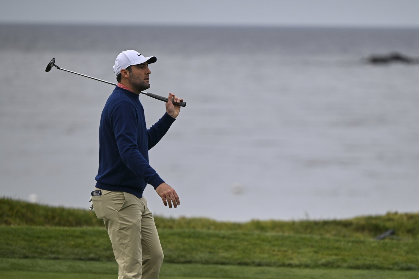 Scottie Scheffler's day on the beach leads to a par-saving end to his round | iNFOnews.ca
