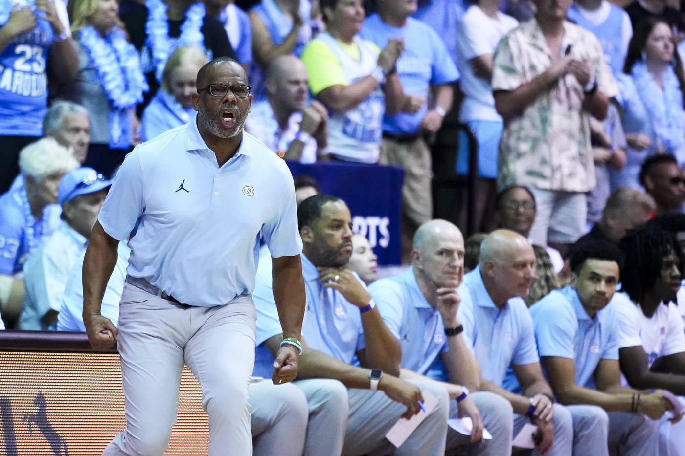 Broome has 23 points and 19 rebounds as No. 4 Auburn tops No. 12 UNC 85-72 to reach Maui title game | iNFOnews.ca