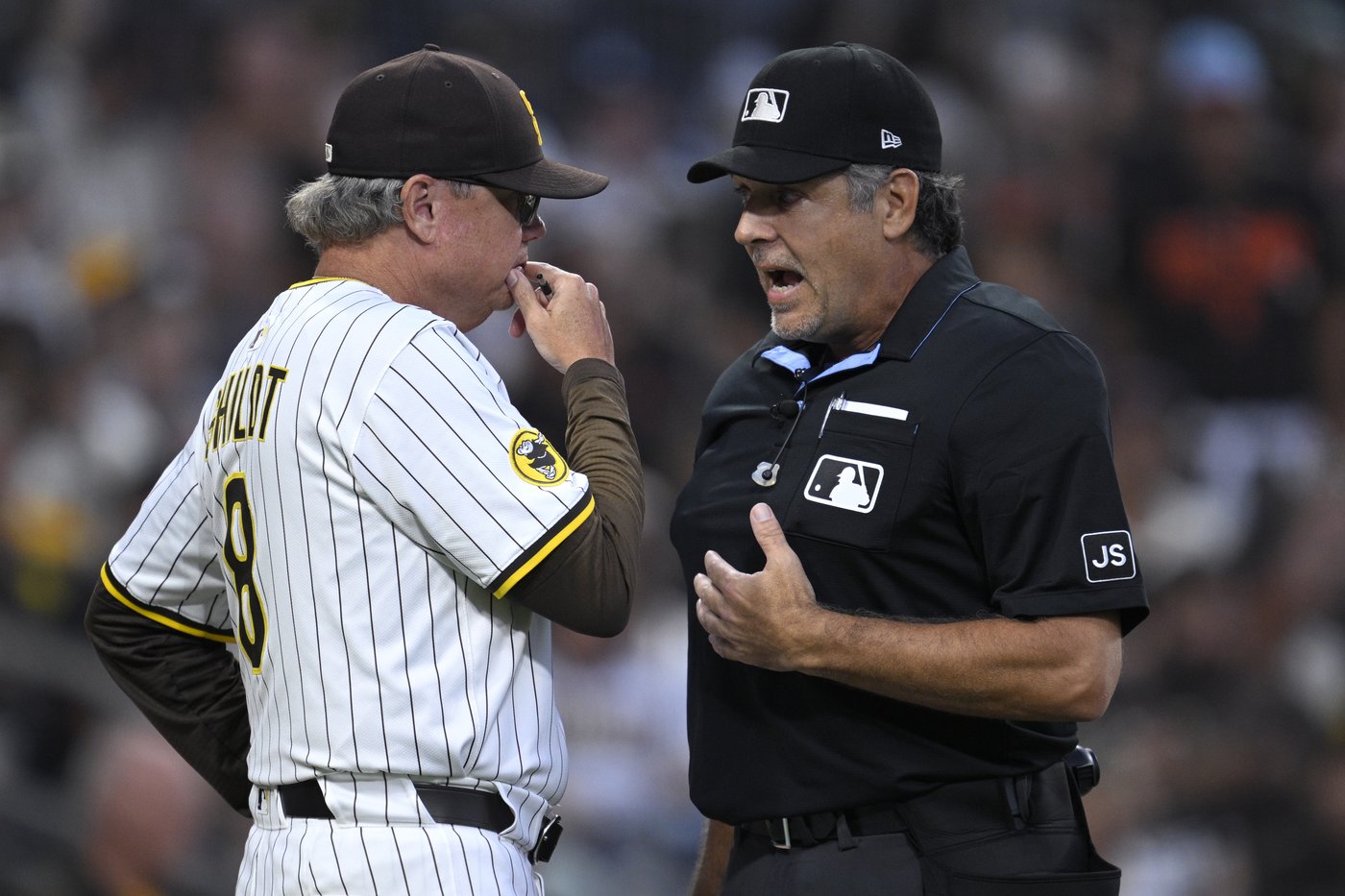 Padres' Bogaerts loses homer on fan interference call, manager Mike Shildt ejected in 4-3 loss | iNFOnews.ca Padres' Bogaerts loses homer on fan interference call, manager Mike Shildt ejected in 4-3 loss | iNFOnews.ca