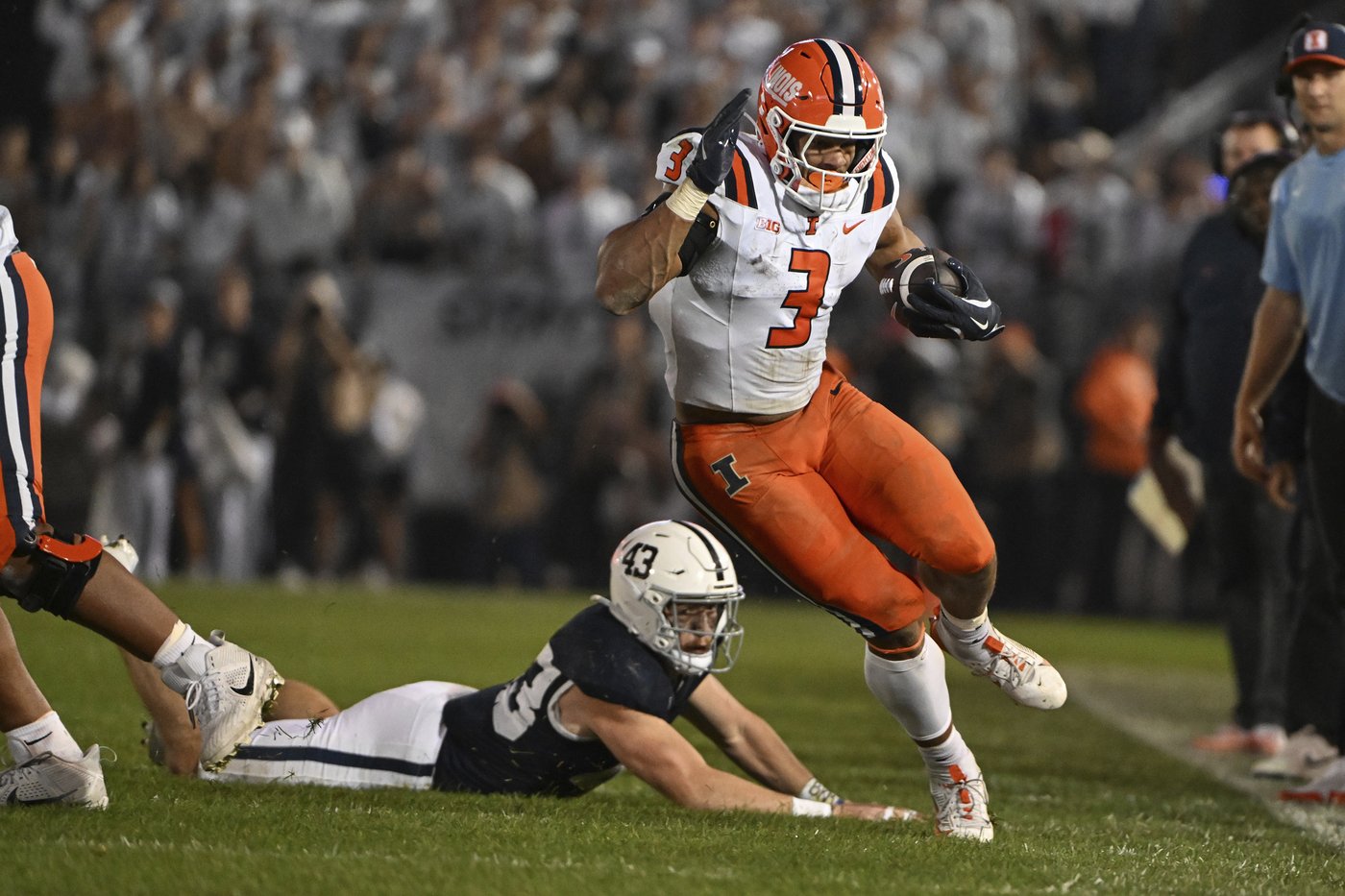Singleton, Allen score TDs as No. 9 Penn State beats No. 19 Illinois 21-7 | iNFOnews.ca Singleton, Allen score TDs as No. 9 Penn State beats No. 19 Illinois 21-7 | iNFOnews.ca