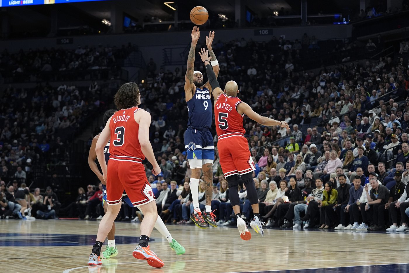 Edwards scores 49 to lead Wolves over short-handed Bulls 127-108 | iNFOnews.ca