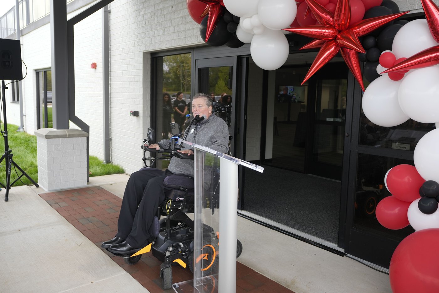 Sam Schmidt opens paralysis center in Indianapolis to rehabilitate trauma victims | iNFOnews.ca Sam Schmidt opens paralysis center in Indianapolis to rehabilitate trauma victims | iNFOnews.ca