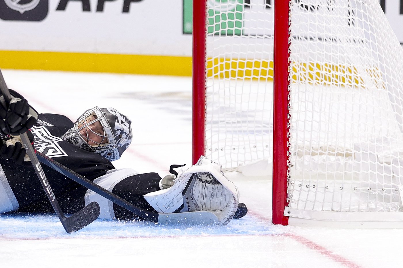 Bertuzzi's late goal sets stage for Blackhawks to get 4-3 shootout win over Kings | iNFOnews.ca