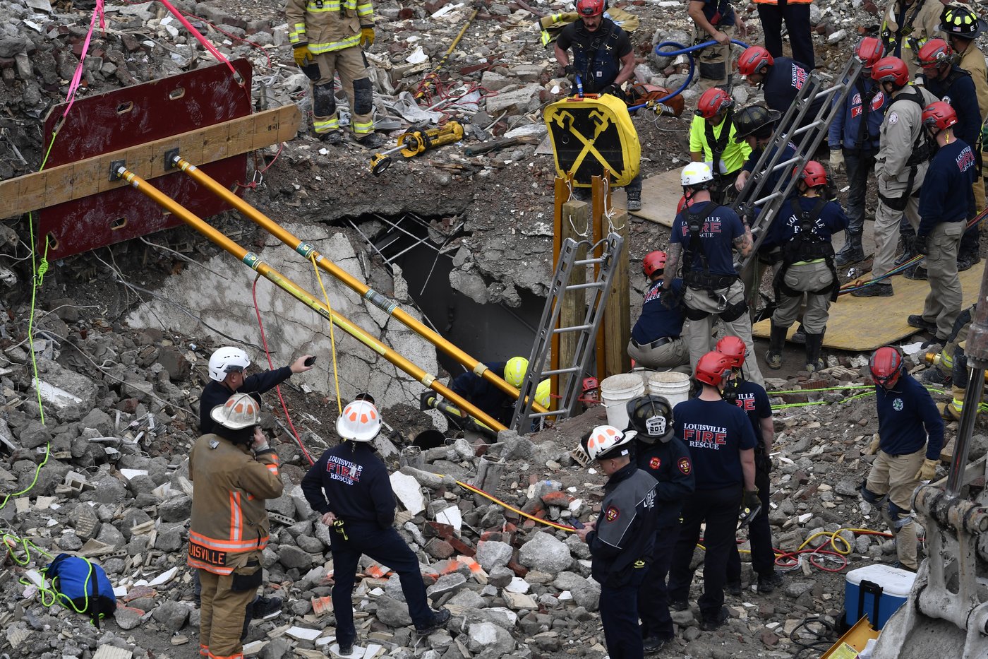 Worker rescued from rubble after construction accident in Kentucky | iNFOnews.ca Worker rescued from rubble after construction accident in Kentucky | iNFOnews.ca