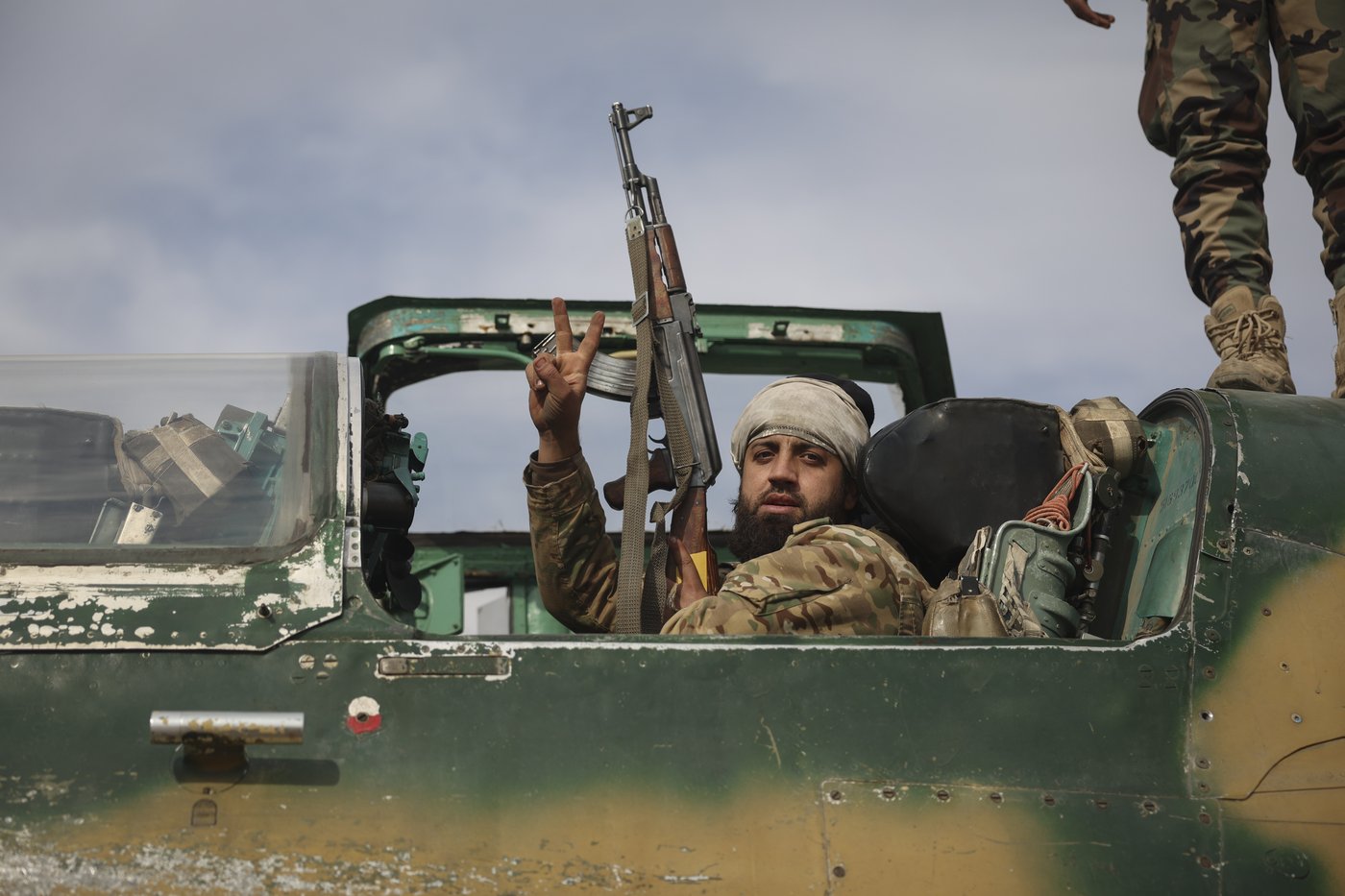 Middle East latest: Lebanon closes all its land border crossings with Syria except one | iNFOnews.ca Middle East latest: Lebanon closes all its land border crossings with Syria except one | iNFOnews.ca