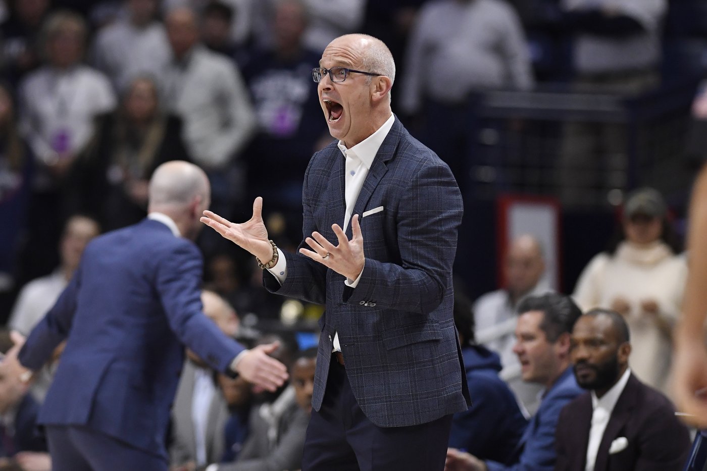 McNeeley scores 17 points as No. 25 UConn rallies to a 76-72 win over No. 15 Baylor | iNFOnews.ca