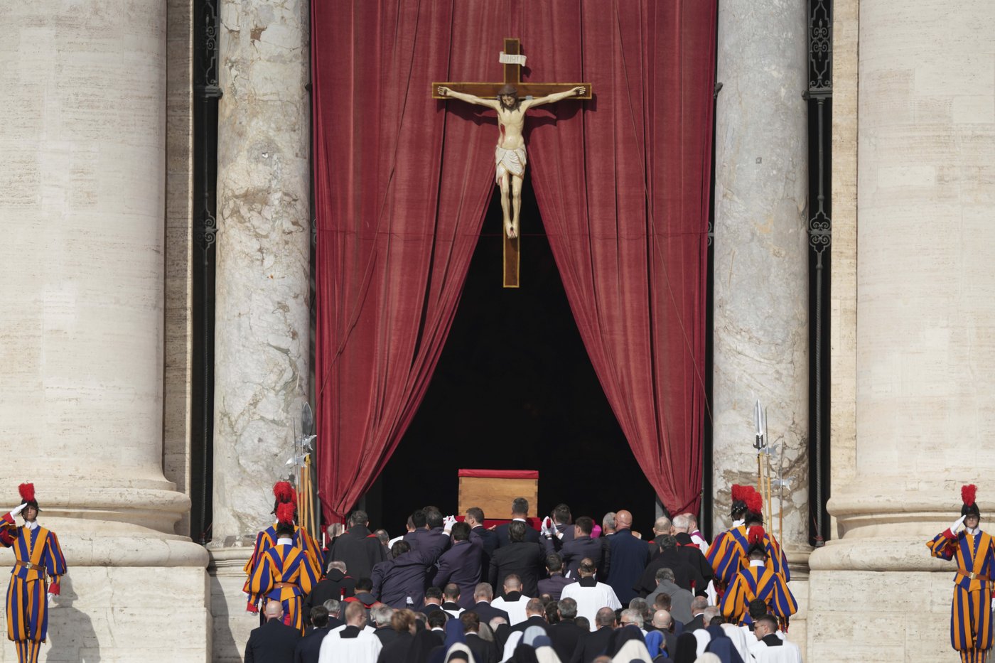 PHOTO COLLECTION: Vatican Pope Procession | iNFOnews.ca PHOTO COLLECTION: Vatican Pope Procession | iNFOnews.ca