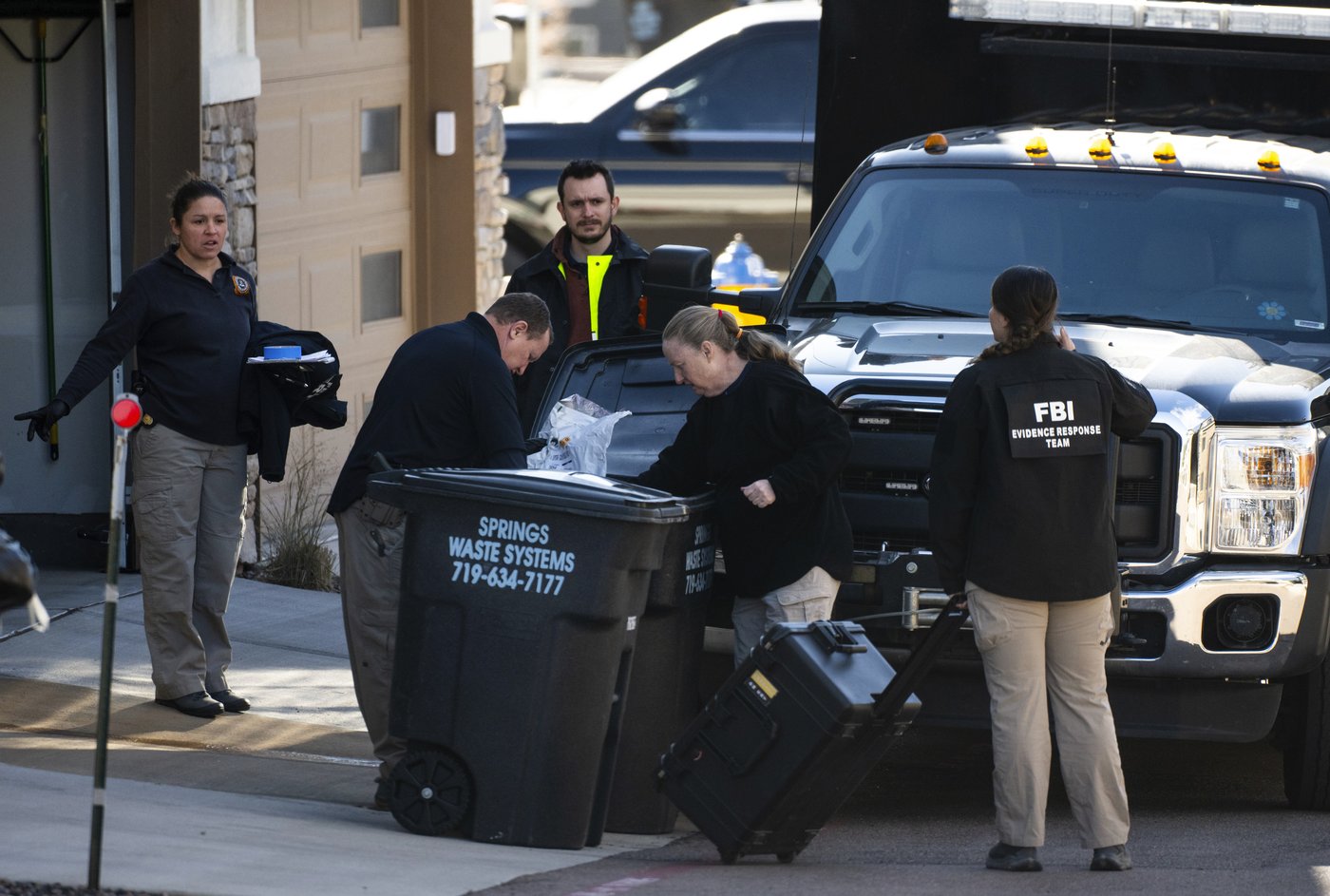 Soldier shot self in head before Cybertruck exploded outside Trump's Las Vegas hotel, officials say | iNFOnews.ca Soldier shot self in head before Cybertruck exploded outside Trump's Las Vegas hotel, officials say | iNFOnews.ca