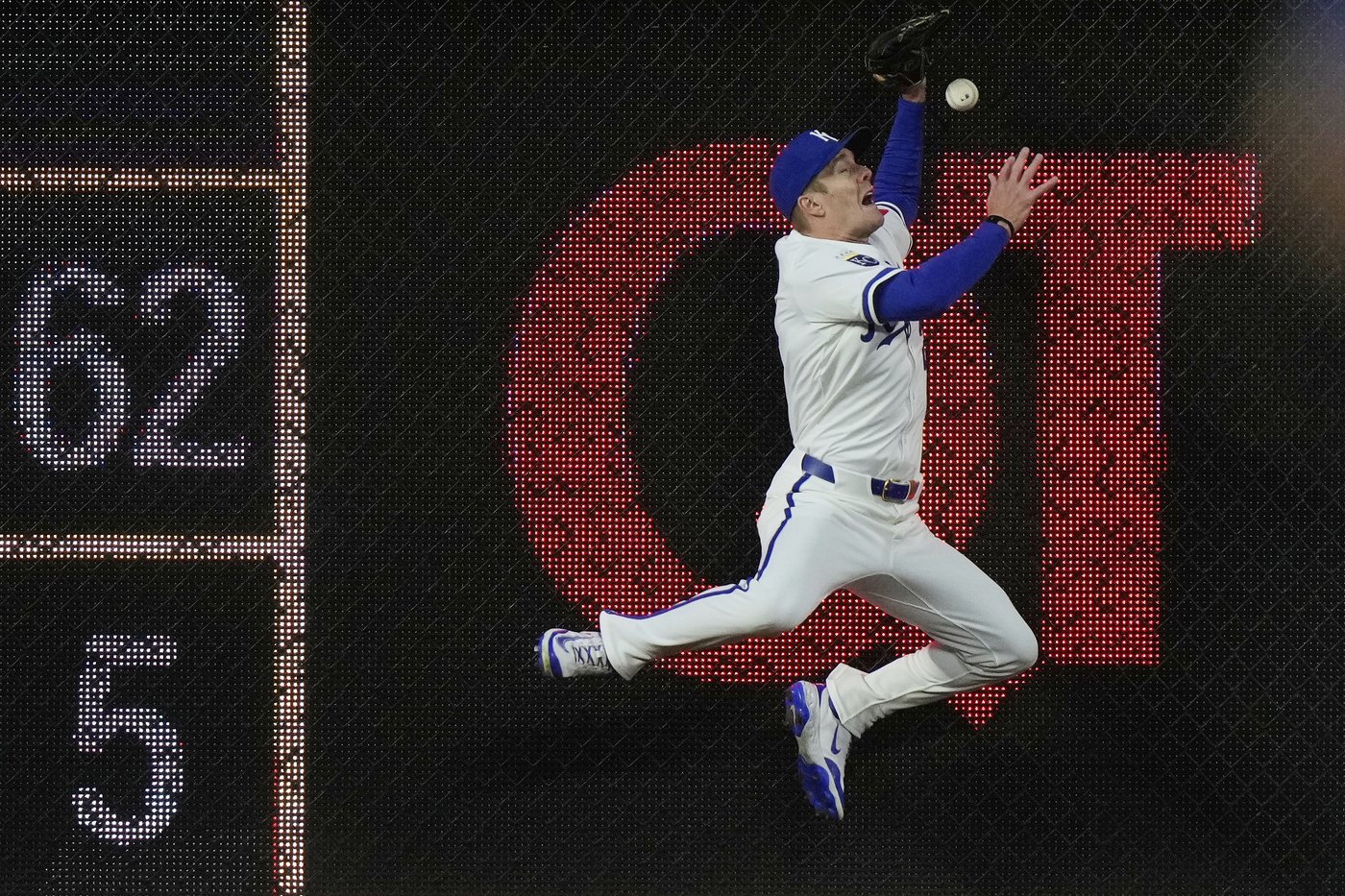 Royals call up Drew Waters, put Mark Canha on injured list | iNFOnews.ca Royals call up Drew Waters, put Mark Canha on injured list | iNFOnews.ca