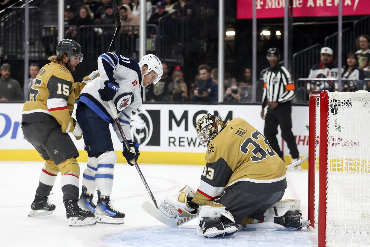 Howden and Barbashev score twice as the Golden Knights beat NHL-leading Jets 4-3 | iNFOnews.ca