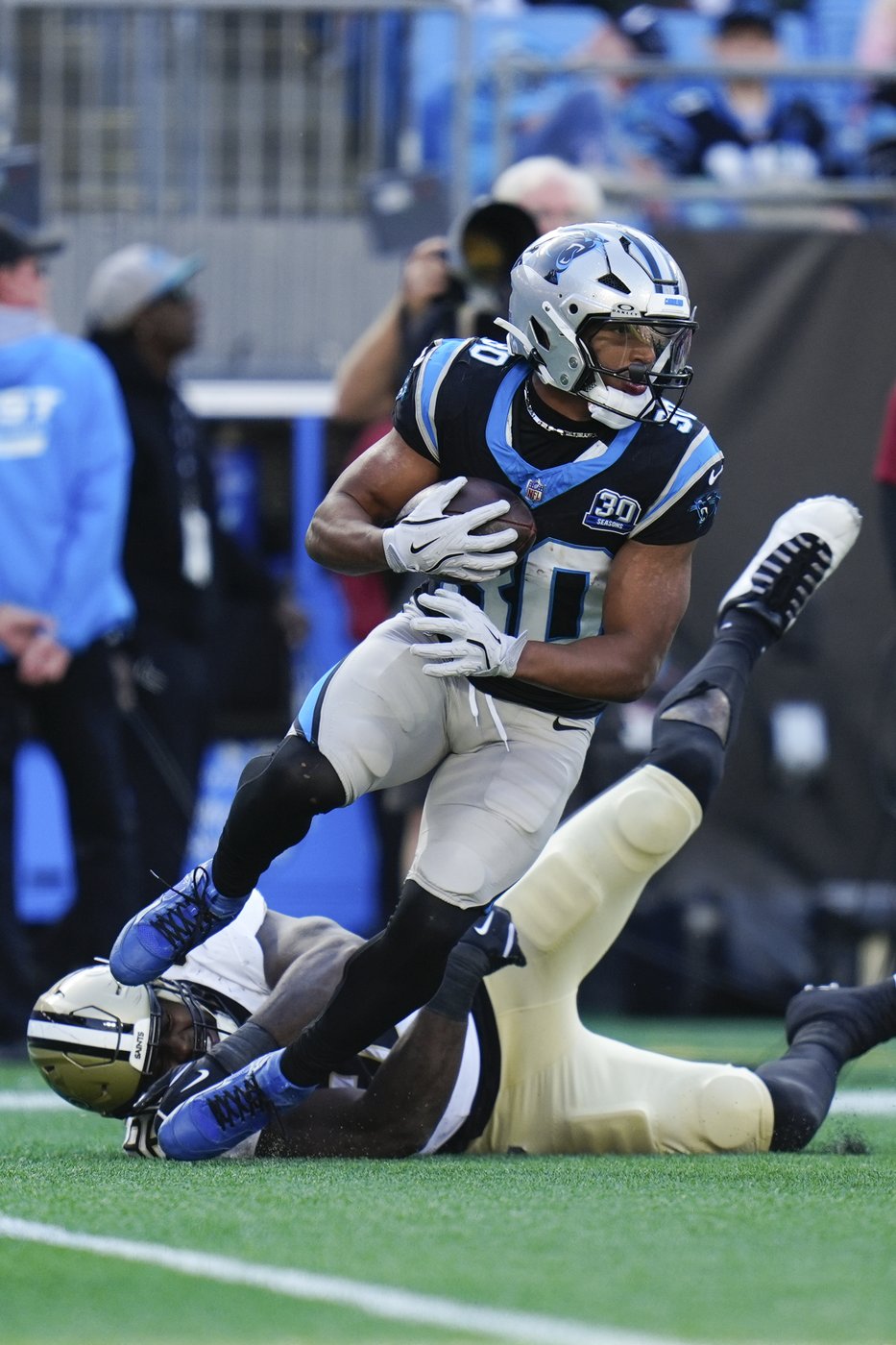 Chuba Hubbard runs for 2 TDs, Young leads winning drive as Panthers beat Saints 23-22 | iNFOnews.ca Chuba Hubbard runs for 2 TDs, Young leads winning drive as Panthers beat Saints 23-22 | iNFOnews.ca