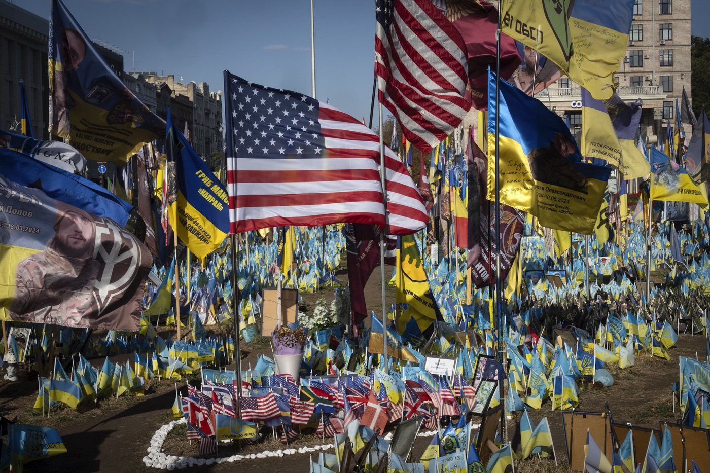 A makeshift memorial grows in Ukraine’s capital after 1,000 days of war | iNFOnews.ca