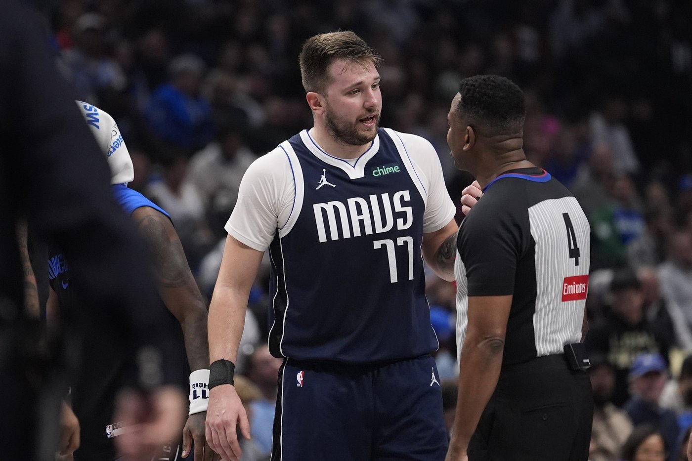 Mavs star Luka Doncic will be out about a month before check on calf injury, AP source says | iNFOnews.ca