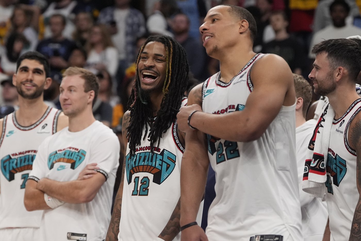What injured ankle? Ja Morant flies around court helping Grizzlies take West's 8th seed | iNFOnews.ca