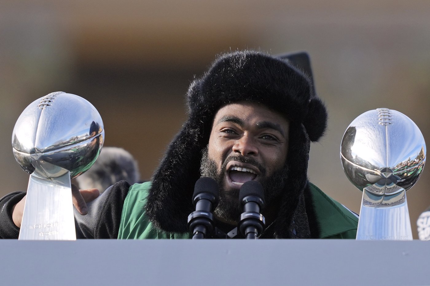 Philadelphia turns green on Valentine’s Day to celebrate Super Bowl champions | iNFOnews.ca