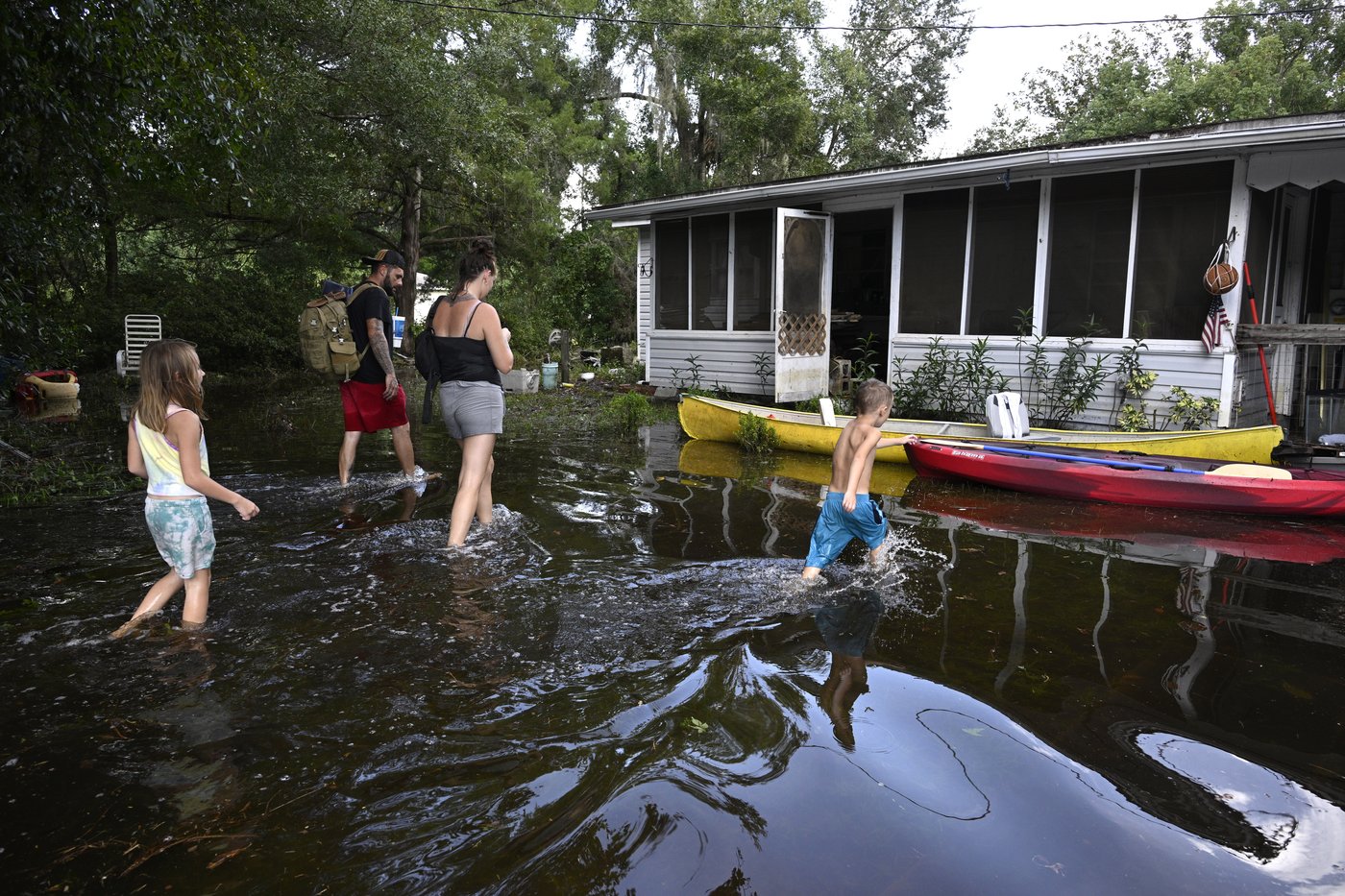 Hurricane Helene kills at least 44 and cuts a swath of destruction across the Southeast | iNFOnews.ca Hurricane Helene kills at least 44 and cuts a swath of destruction across the Southeast | iNFOnews.ca