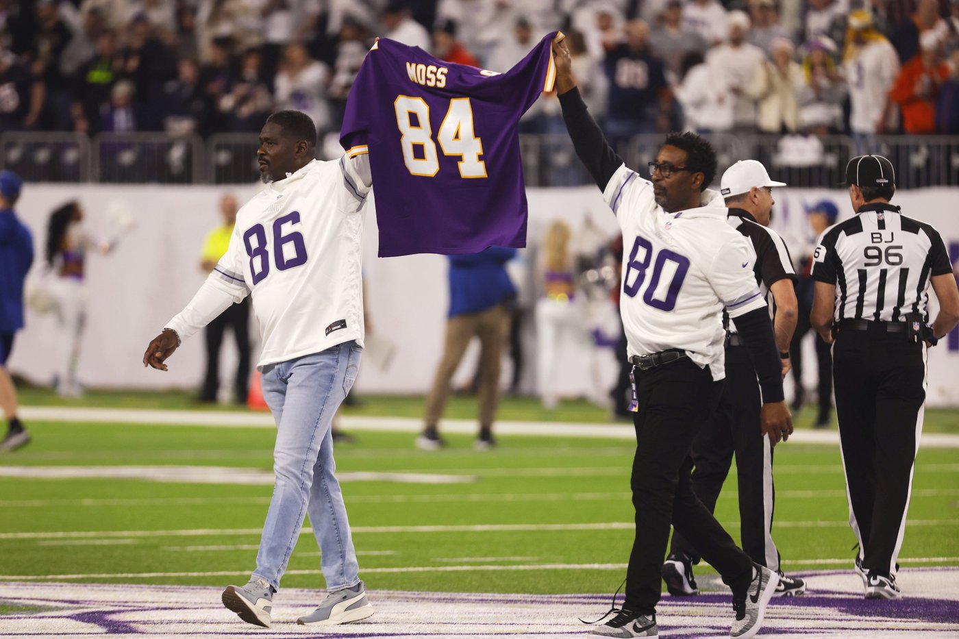 Jefferson turns TD celebration into Moss tribute during Vikings win: 'We love you Randy' | iNFOnews.ca