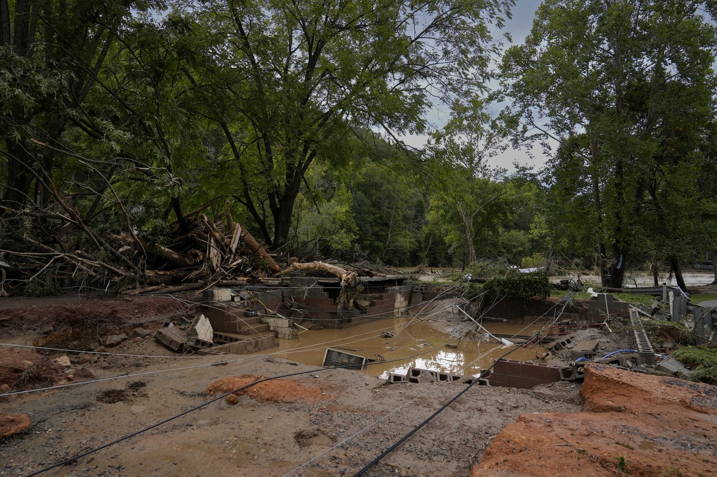At least 64 dead after Helene's deadly march across the Southeast | iNFOnews.ca