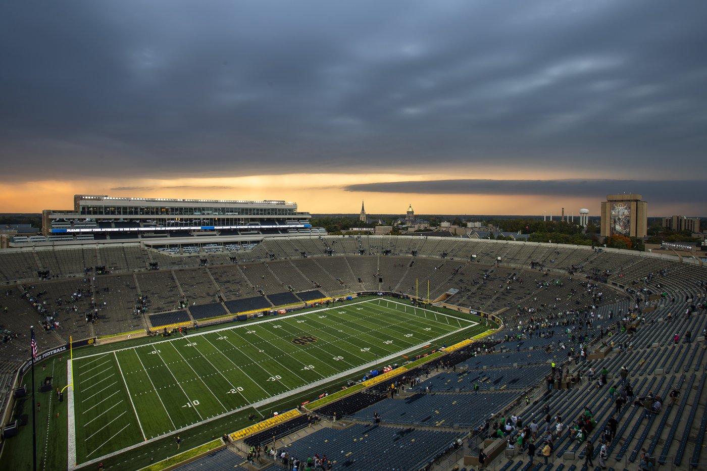 Stanford and Notre Dame resume play after lighting delay with No. 11 Irish up 42-7 after 3 quarters | iNFOnews.ca Stanford and Notre Dame resume play after lighting delay with No. 11 Irish up 42-7 after 3 quarters | iNFOnews.ca