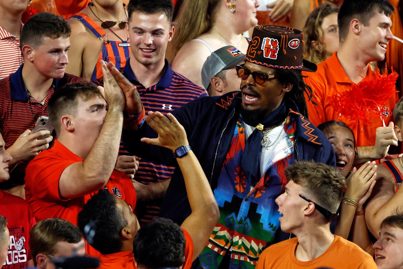 No. 10 Georgia forces a goal-line fumble to seize momentum and beat Auburn 20-10 | iNFOnews.ca