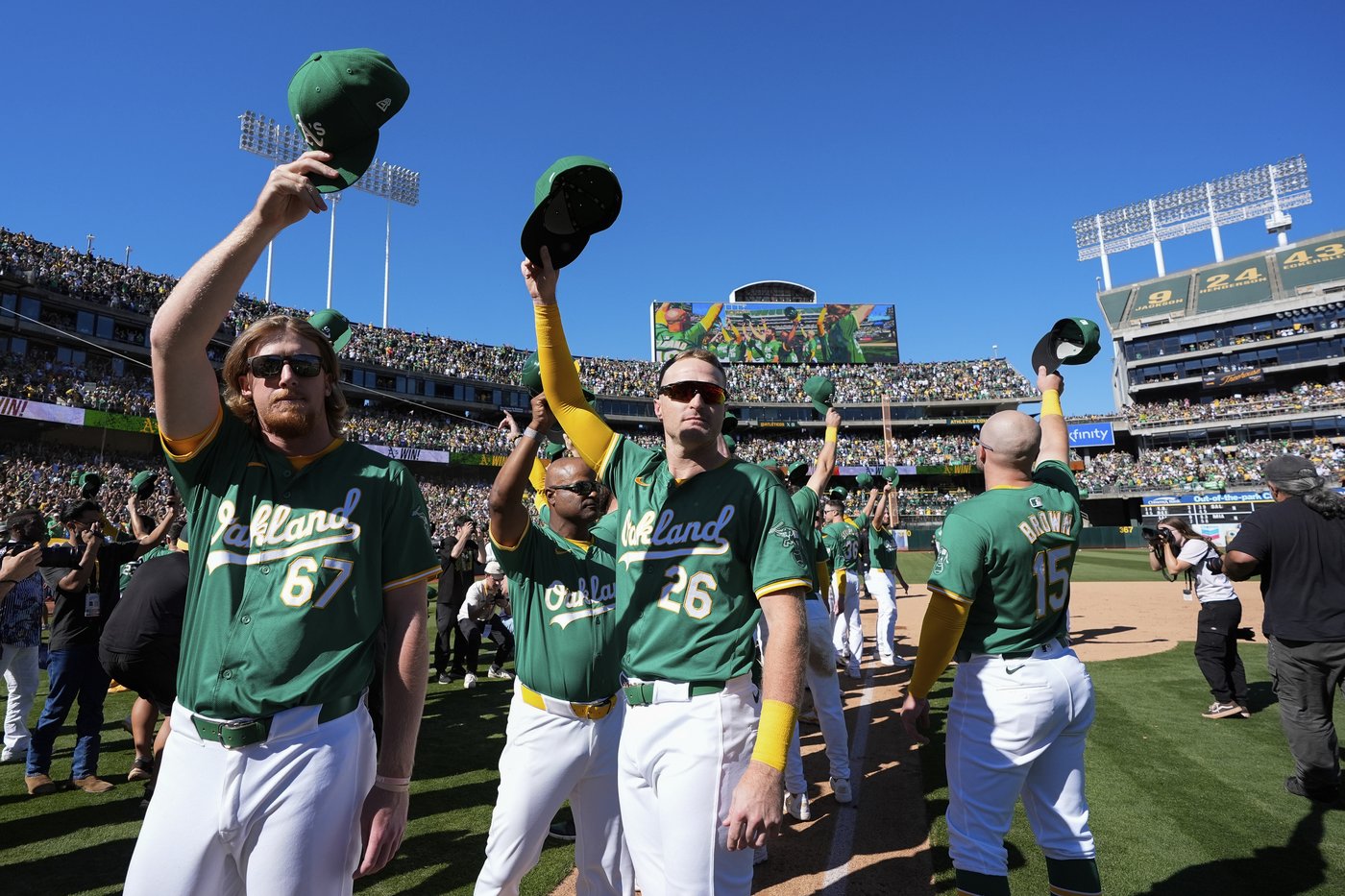 A's send Coliseum out in style in final home game, beat Rangers 3-2 | iNFOnews.ca A's send Coliseum out in style in final home game, beat Rangers 3-2 | iNFOnews.ca