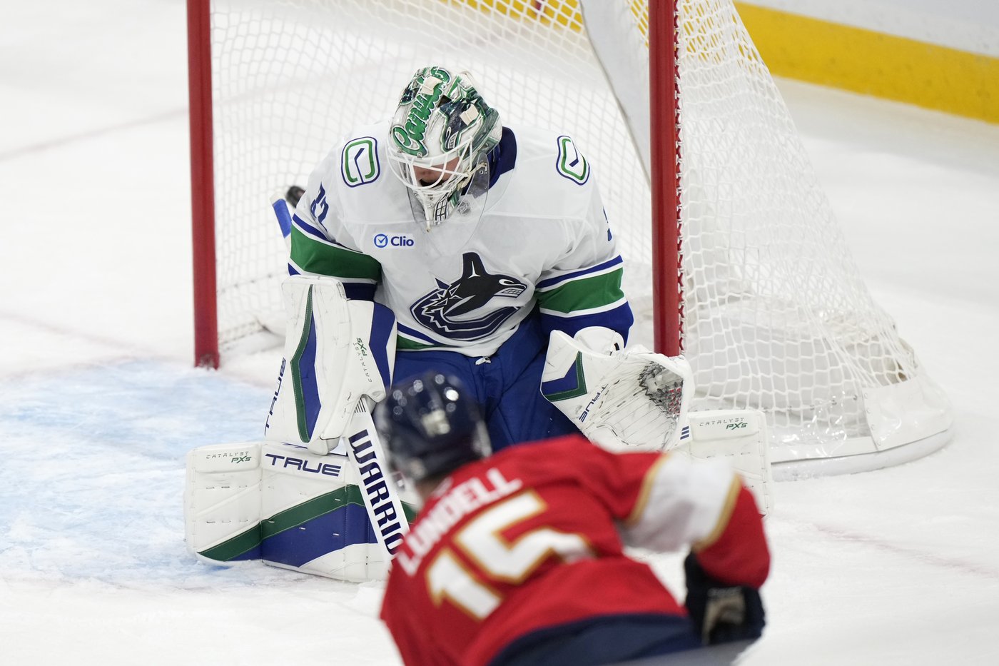 Miller scores winner in OT, Vancouver tops Florida 3-2 | iNFOnews.ca Miller scores winner in OT, Vancouver tops Florida 3-2 | iNFOnews.ca