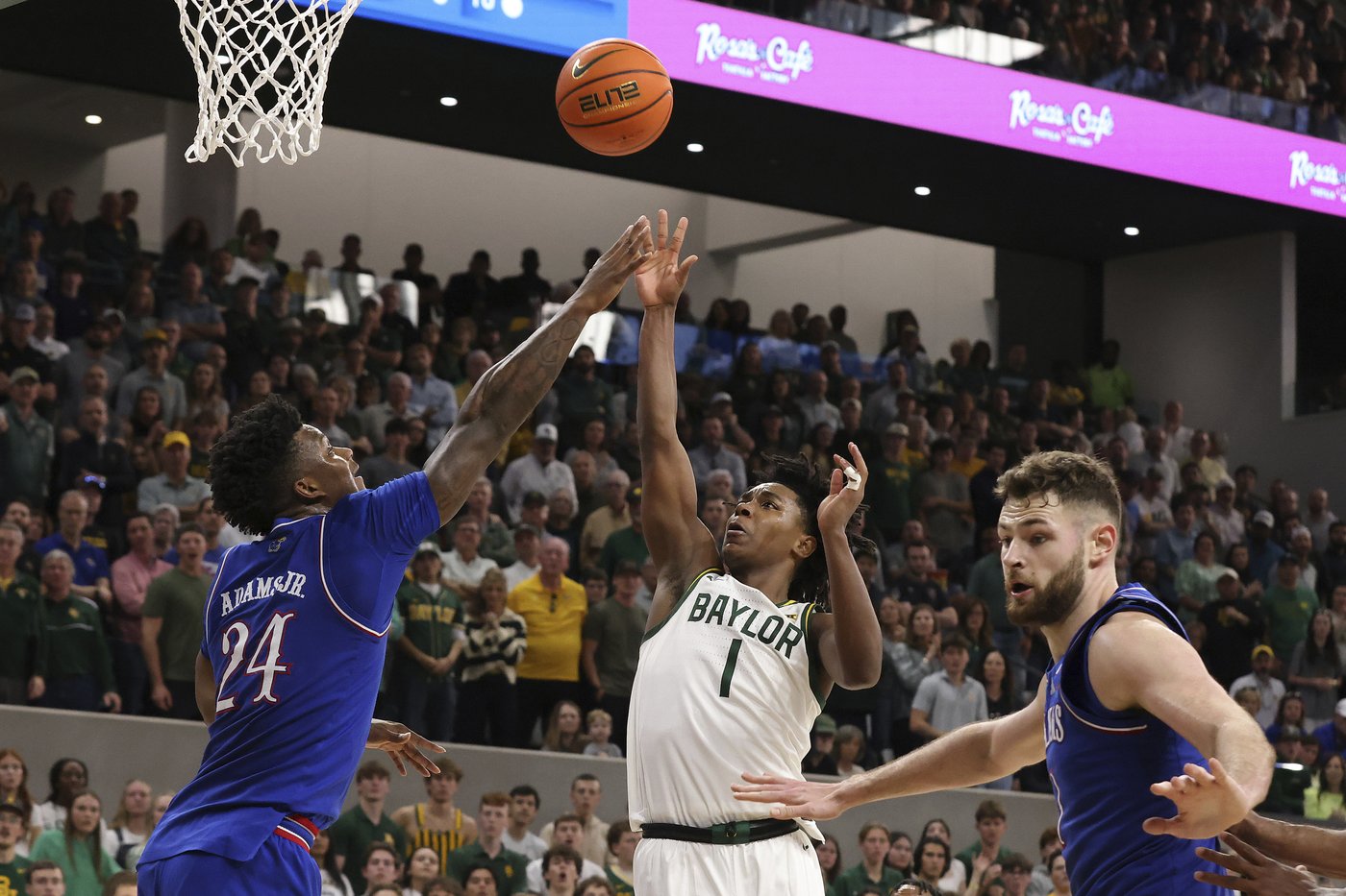 Baylor erases 21-point deficit against No. 11 Kansas, cruises late in 81-70 win | iNFOnews.ca