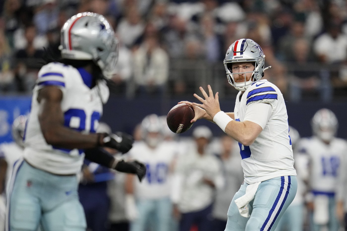 Hurts accounts for 4 TDs as Eagles roll past bumbling, Prescott-less Cowboys 34-6 | iNFOnews.ca
