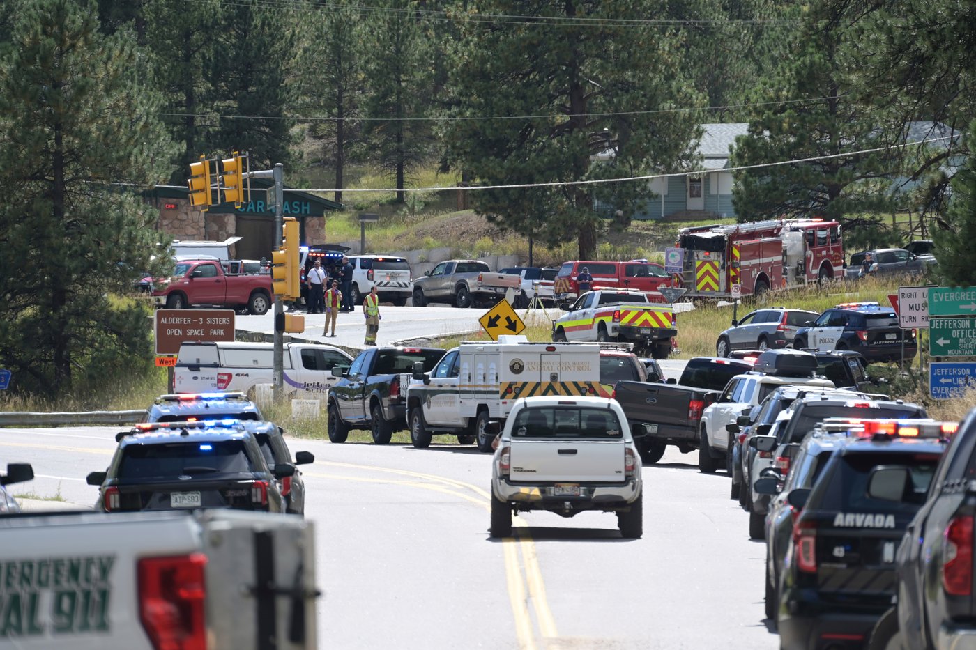 Authorities say a student is dead after shooting 2 peers and then himself at Colorado high school | iNFOnews.ca Authorities say a student is dead after shooting 2 peers and then himself at Colorado high school | iNFOnews.ca