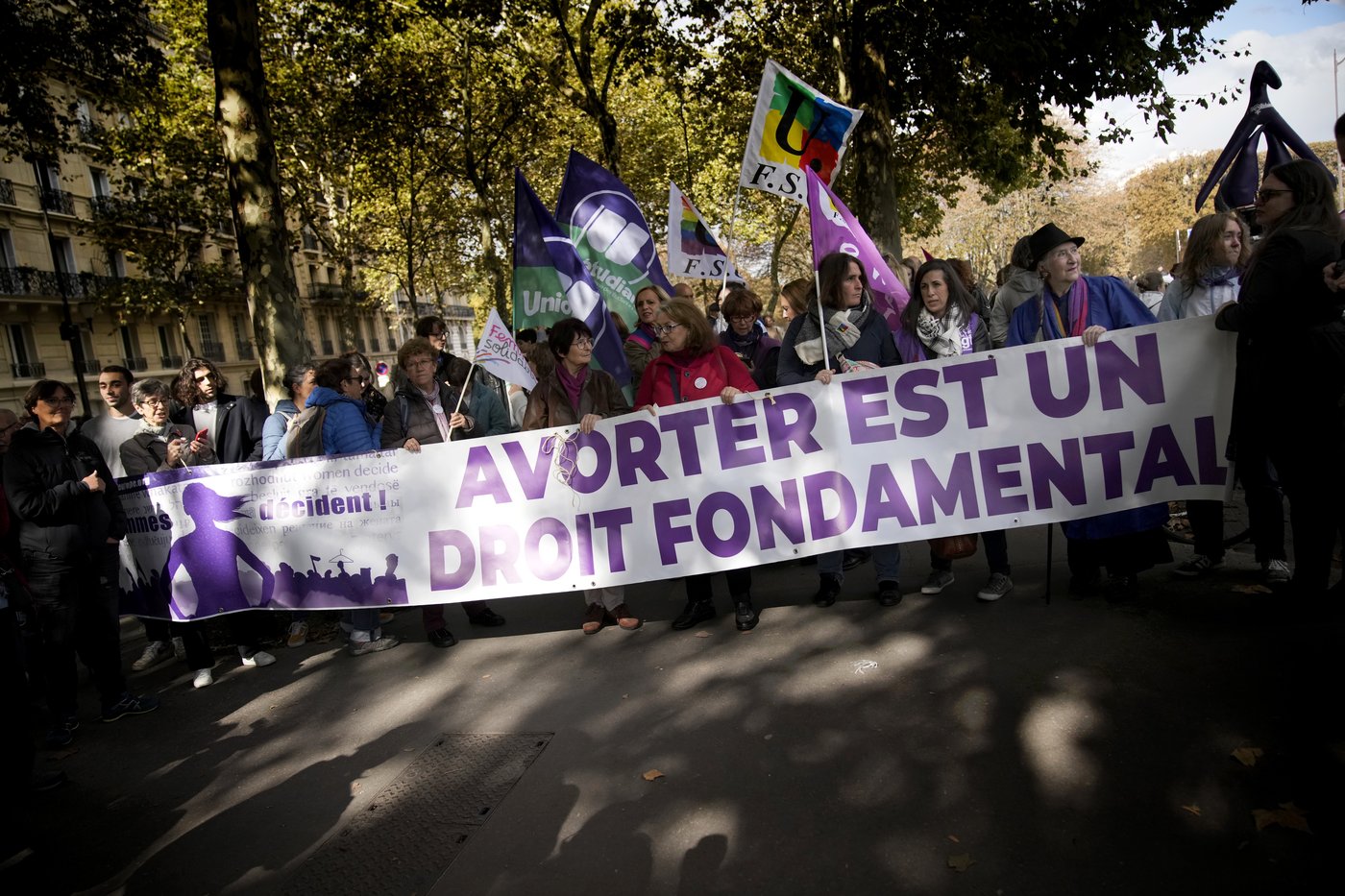 Hundreds rally in the streets of Paris to support world abortion rights | iNFOnews.ca Hundreds rally in the streets of Paris to support world abortion rights | iNFOnews.ca
