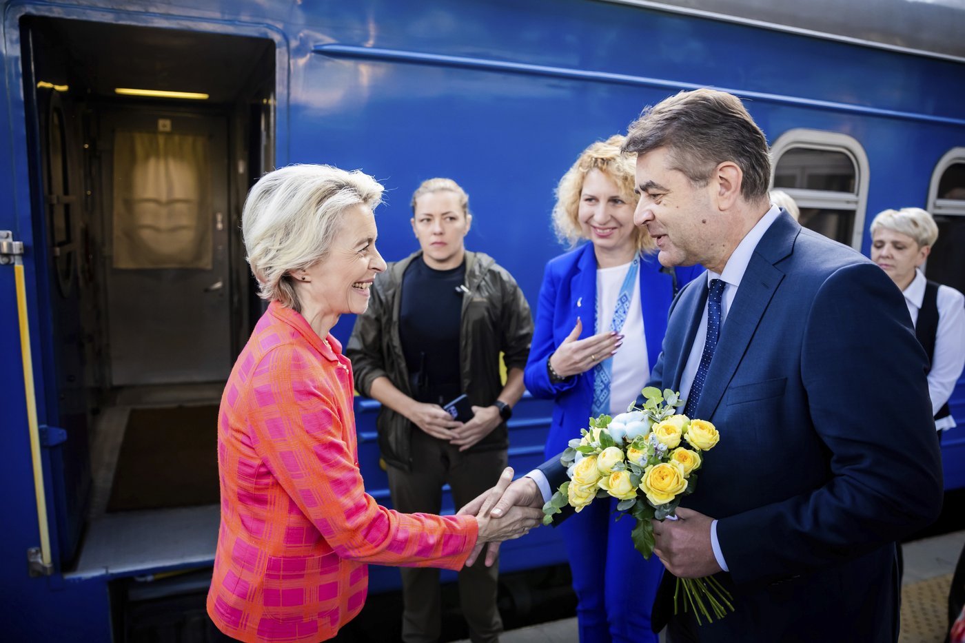 The EU's chief is trying to help Ukraine prepare for winter. Half its energy network is destroyed. | iNFOnews.ca
