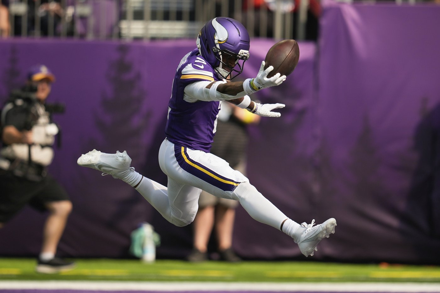 Isaiah Rodgers races into Vikings record book with pair of defensive touchdowns vs. Bengals | iNFOnews.ca Isaiah Rodgers races into Vikings record book with pair of defensive touchdowns vs. Bengals | iNFOnews.ca