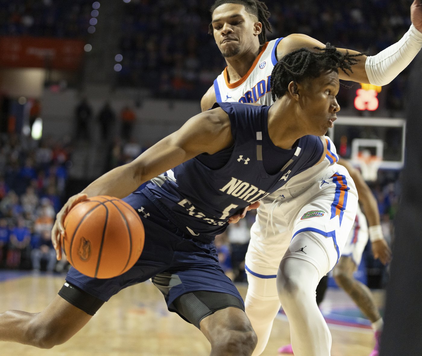 Richard scores a career-high 26 and helps No. 7 Florida beat UNF 99-45 to reach 12-0 | iNFOnews.ca