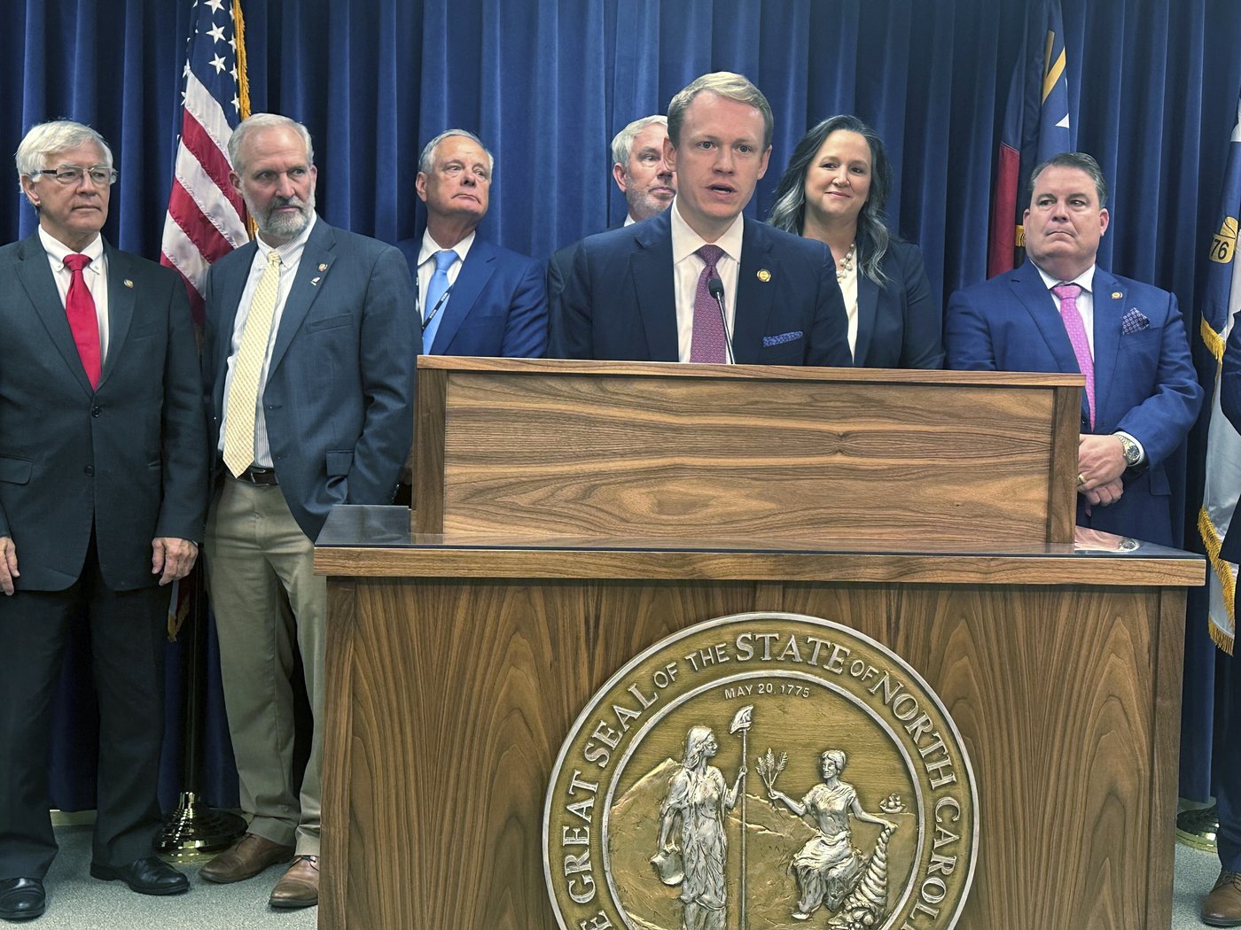 North Carolina Republicans complete a veto override of voucher, immigration bill | iNFOnews.ca