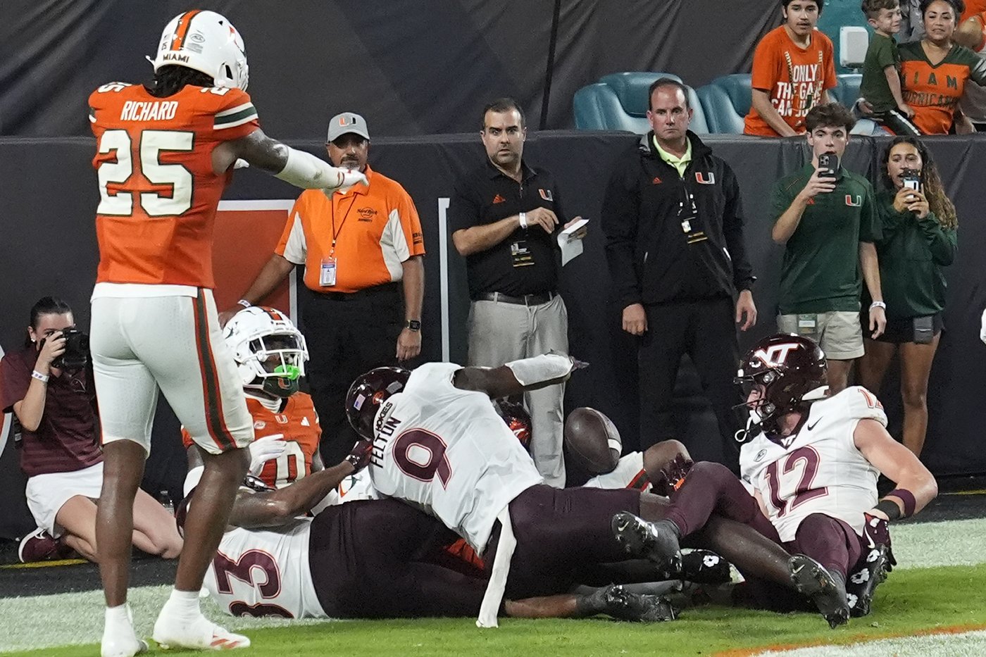 A catch? Not a catch? The Miami-Virginia Tech ending won't be forgotten by either side | iNFOnews.ca
