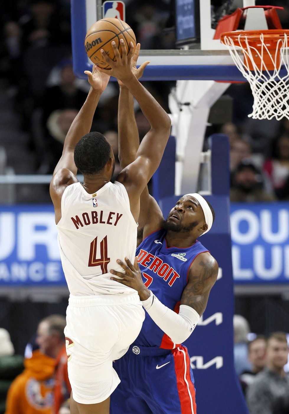Garland's deep buzzer-beating 3-pointer gives Cavs 118-115 win over Pistons | iNFOnews.ca Garland's deep buzzer-beating 3-pointer gives Cavs 118-115 win over Pistons | iNFOnews.ca