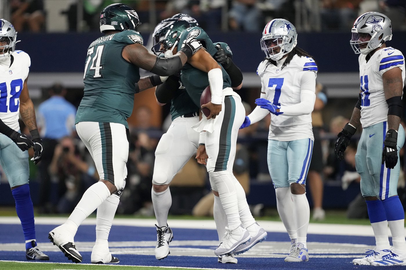 Eagles and Commanders meet in biggest game in NFC East rivalry series in nearly 30 years | iNFOnews.ca