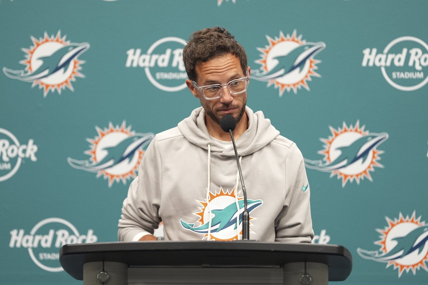 Mike McDaniel's Dolphins seek a turnaround after injuries derailed last season’s playoff hopes | iNFOnews.ca