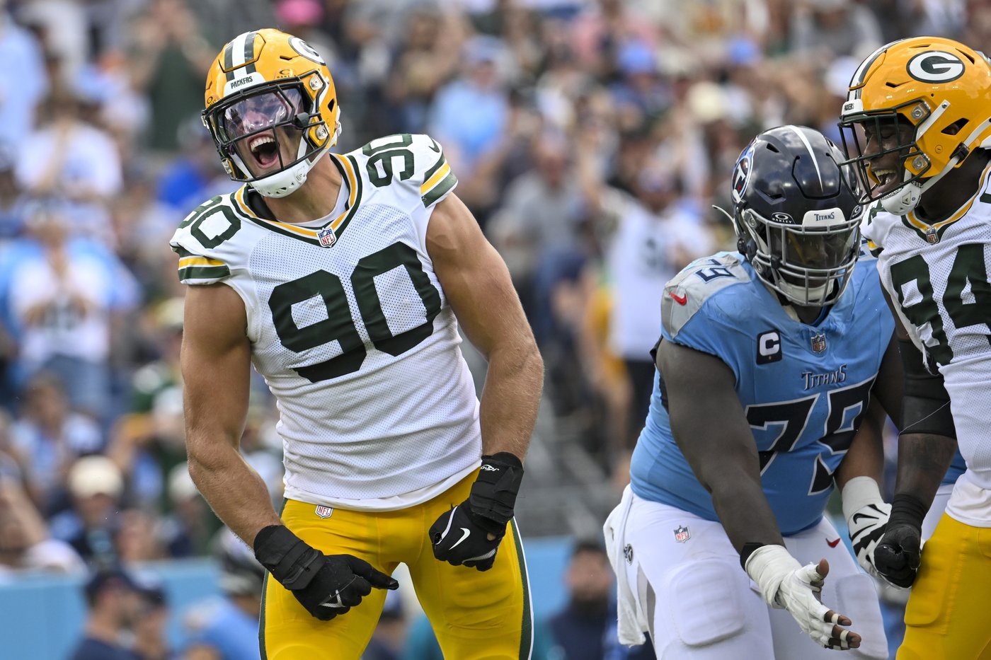 Vikings put their unbeaten record on the line as they visit the NFC North-rival Packers | iNFOnews.ca