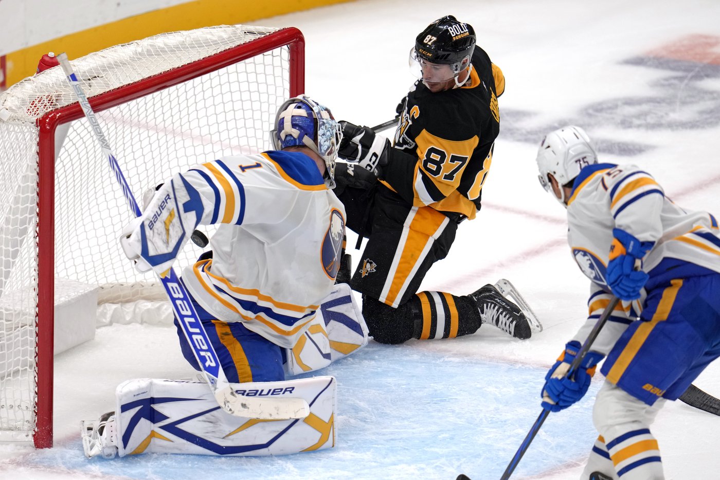 Crosby, Malkin lead Penguins past Sabres 6-5 in OT to cap milestone night | iNFOnews.ca