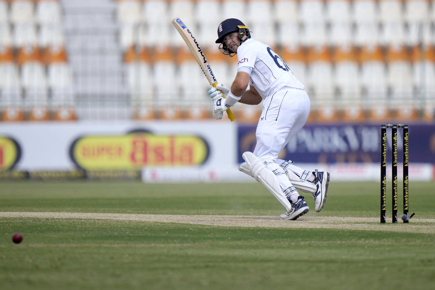 Root surpasses Cook as leading England run-scorer in test cricket. His next big target is Tendulkar | iNFOnews.ca Root surpasses Cook as leading England run-scorer in test cricket. His next big target is Tendulkar | iNFOnews.ca