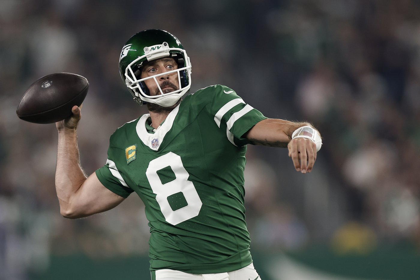 Jets' Aaron Rodgers returns to huge cheers for 1st home game since Achilles tendon injury last year | iNFOnews.ca Jets' Aaron Rodgers returns to huge cheers for 1st home game since Achilles tendon injury last year | iNFOnews.ca