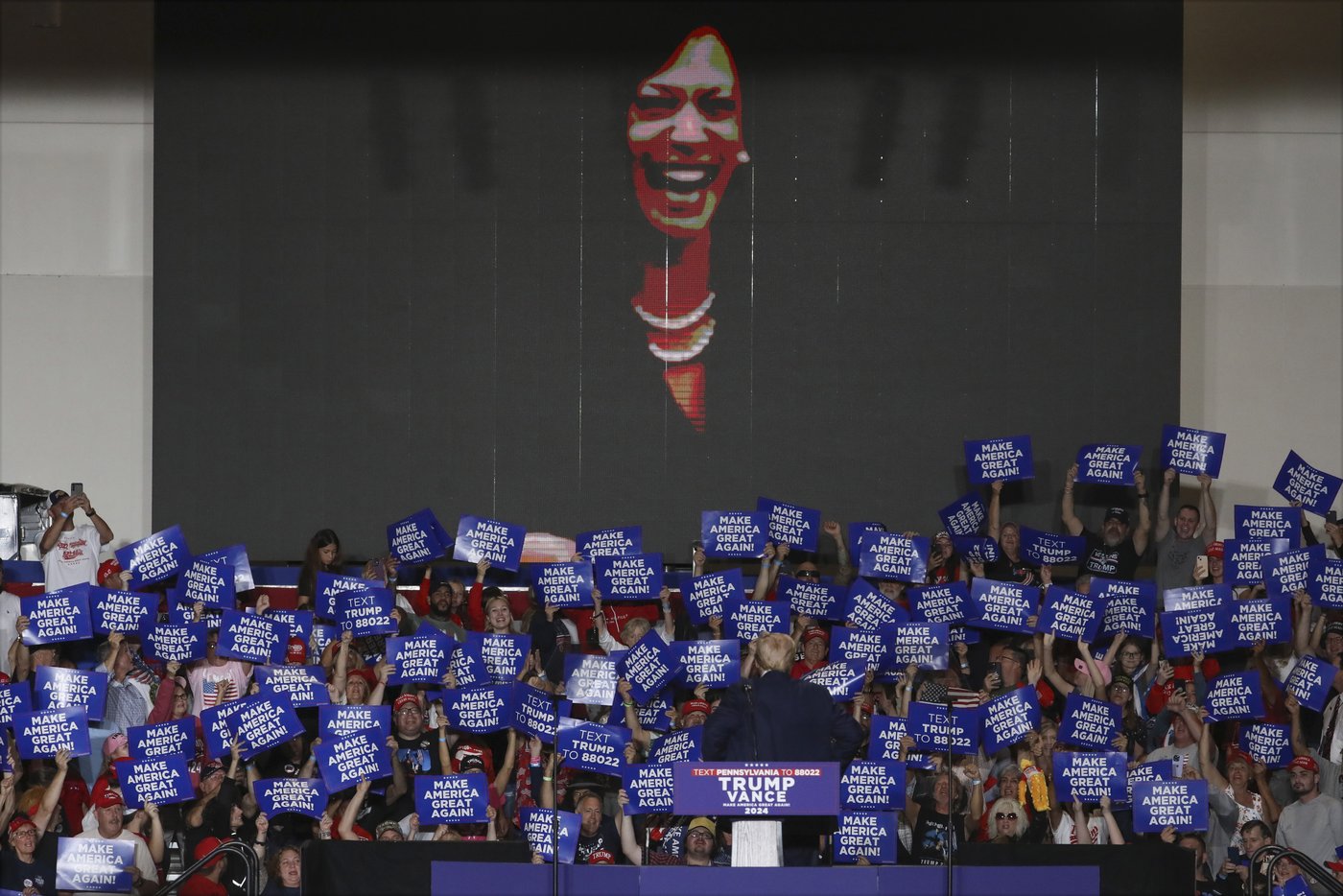 Trump escalates attacks on Harris' mental fitness and suggests she should be prosecuted | iNFOnews.ca
