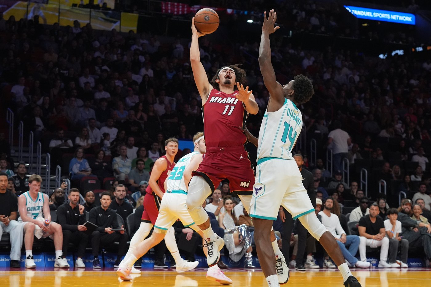 Powell scores 25, Heat start fast and run away from Hornets in NBA Cup, 126-108 | iNFOnews.ca Powell scores 25, Heat start fast and run away from Hornets in NBA Cup, 126-108 | iNFOnews.ca