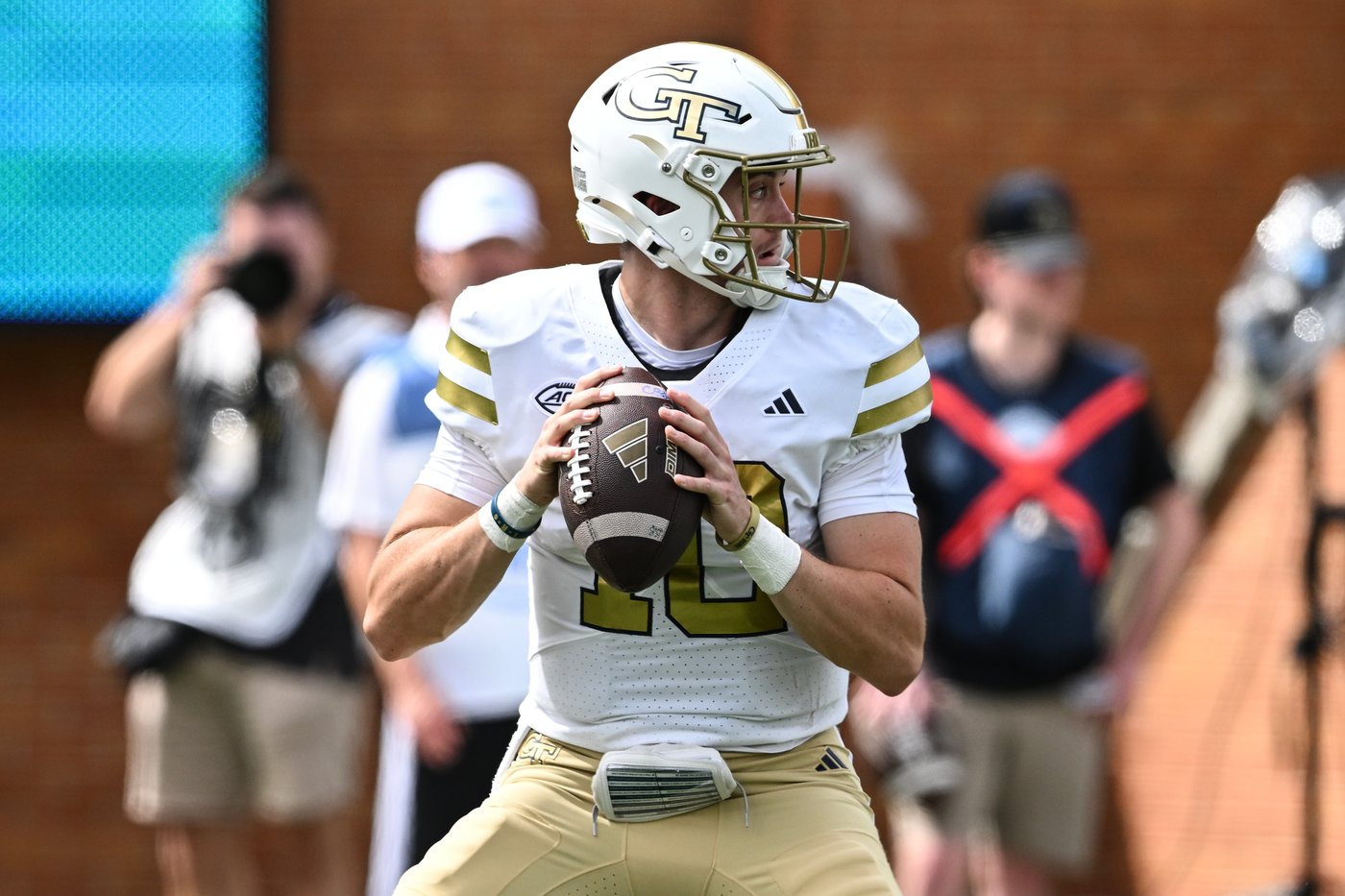 King's TD, stop on 2-point try help No. 16 Georgia Tech hold off Wake Forest 30-29 in OT | iNFOnews.ca